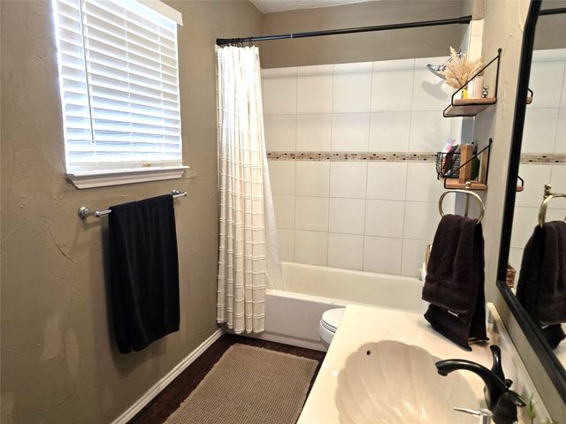 450 Valley Lane, Weatherford, TX 76085