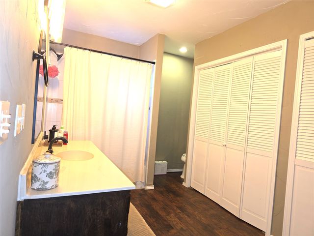 450 Valley Lane, Weatherford, TX 76085