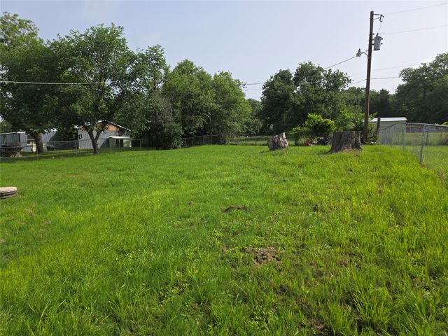 450 Valley Lane, Weatherford, TX 76085