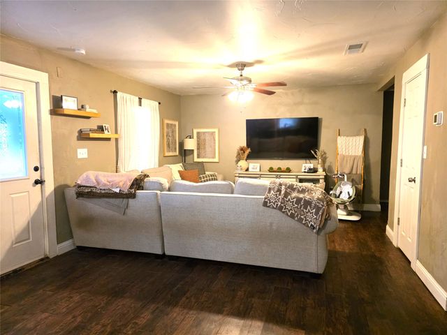 450 Valley Lane, Weatherford, TX 76085