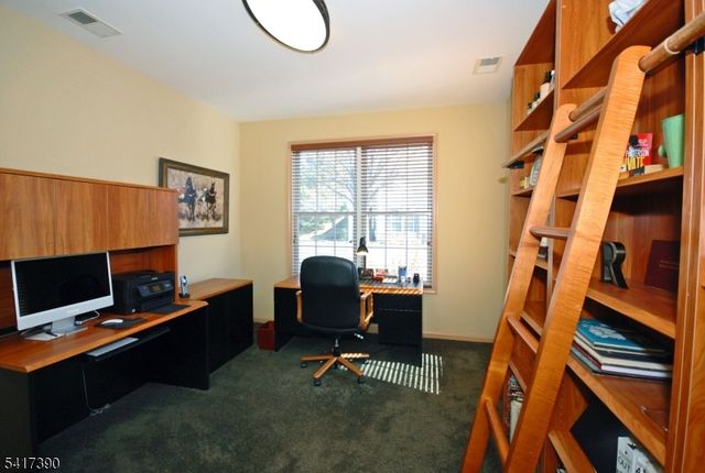 8 Quartz Way, Woodland Park, NJ 07424
