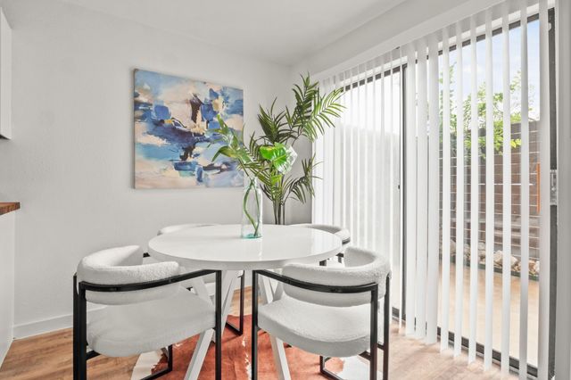 5616 Emerald Forest DR 101, Austin, TX 78745