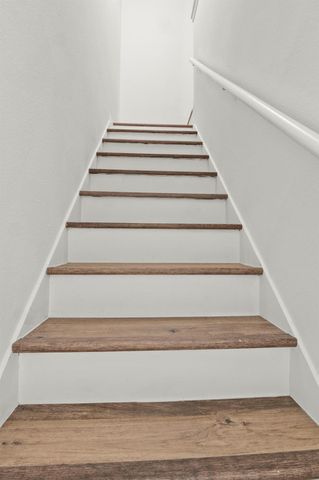 5616 Emerald Forest DR 101, Austin, TX 78745