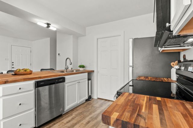 5616 Emerald Forest DR 101, Austin, TX 78745