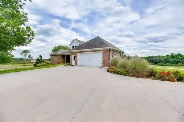 563 Martin Road, Talmo, GA 30575