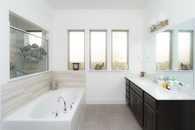 816 Paseo De Castana WAY, Leander, TX 78641