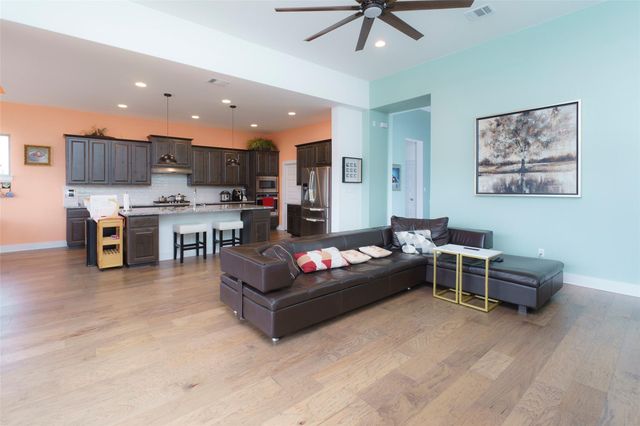 816 Paseo De Castana WAY, Leander, TX 78641