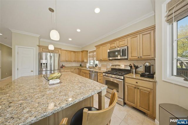 236 Dixon Avenue, Dumont, NJ 07628