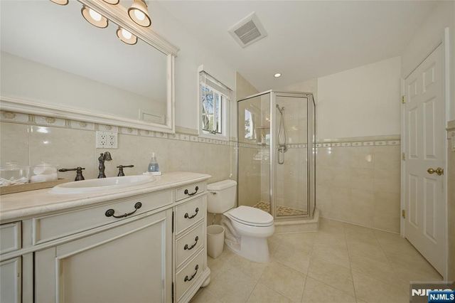 236 Dixon Avenue, Dumont, NJ 07628