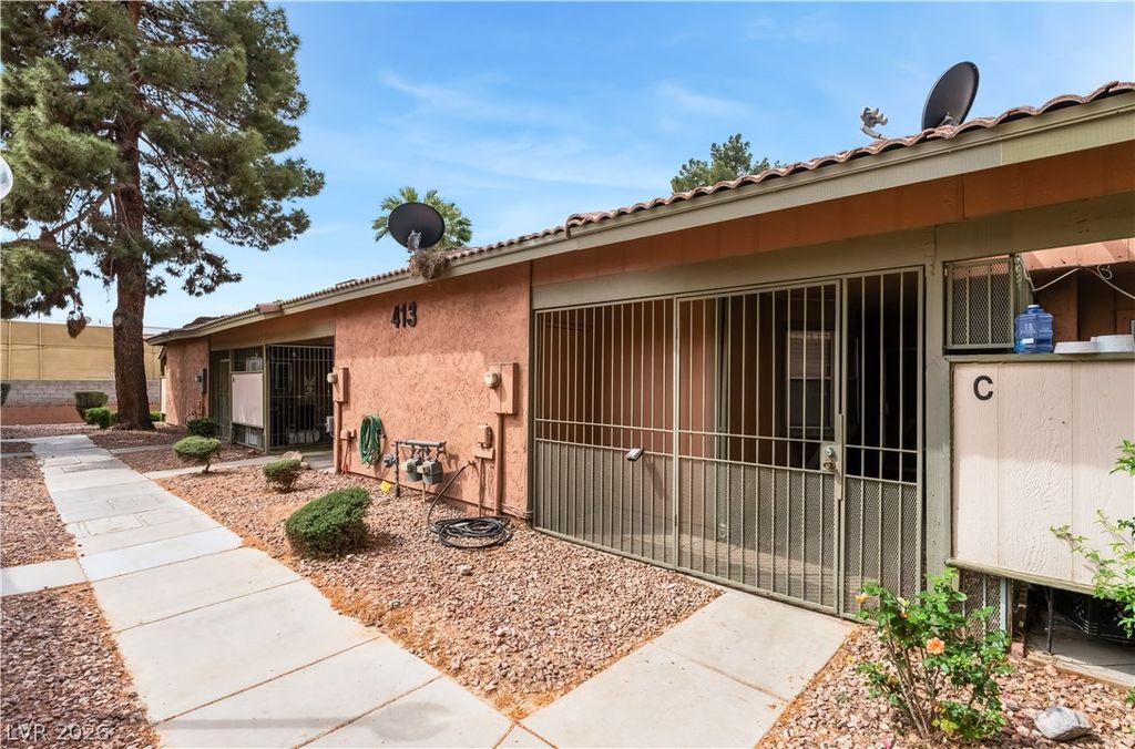 413 North Lamb Boulevard C, Las Vegas, NV 89110 — photo 2