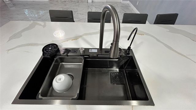 6711 WEBB ROAD, Tampa, FL 33615