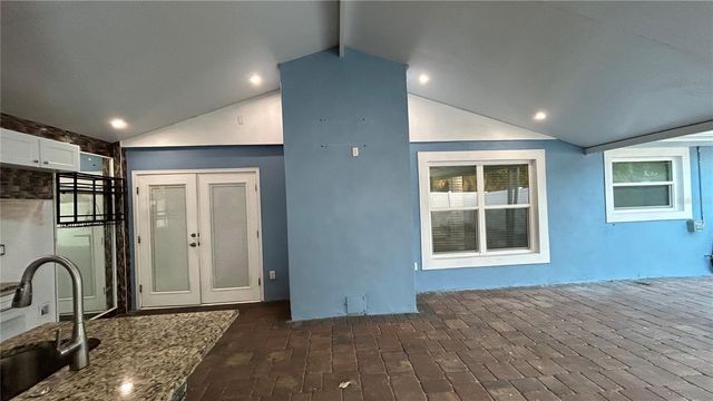 6711 WEBB ROAD, Tampa, FL 33615