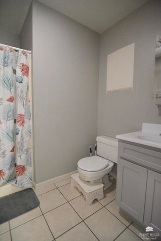 6716 Deer Trail Road, Manhattan, KS 66503