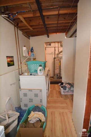 6716 Deer Trail Road, Manhattan, KS 66503