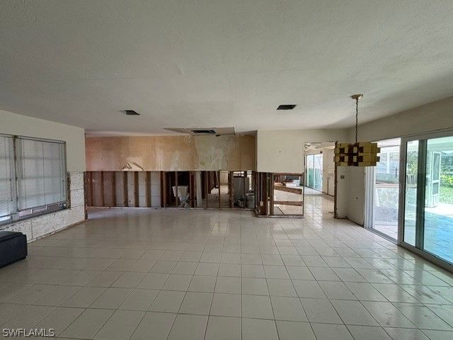 452 Seabee AVE, Naples, FL 34108