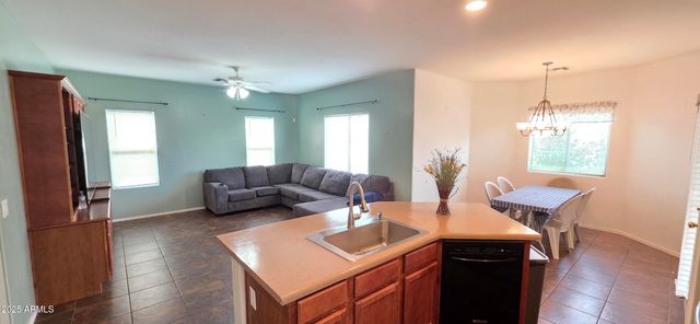 518 W BLACK HAWK Place, Casa Grande, AZ 85122