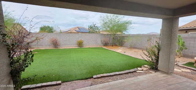 518 W BLACK HAWK Place, Casa Grande, AZ 85122