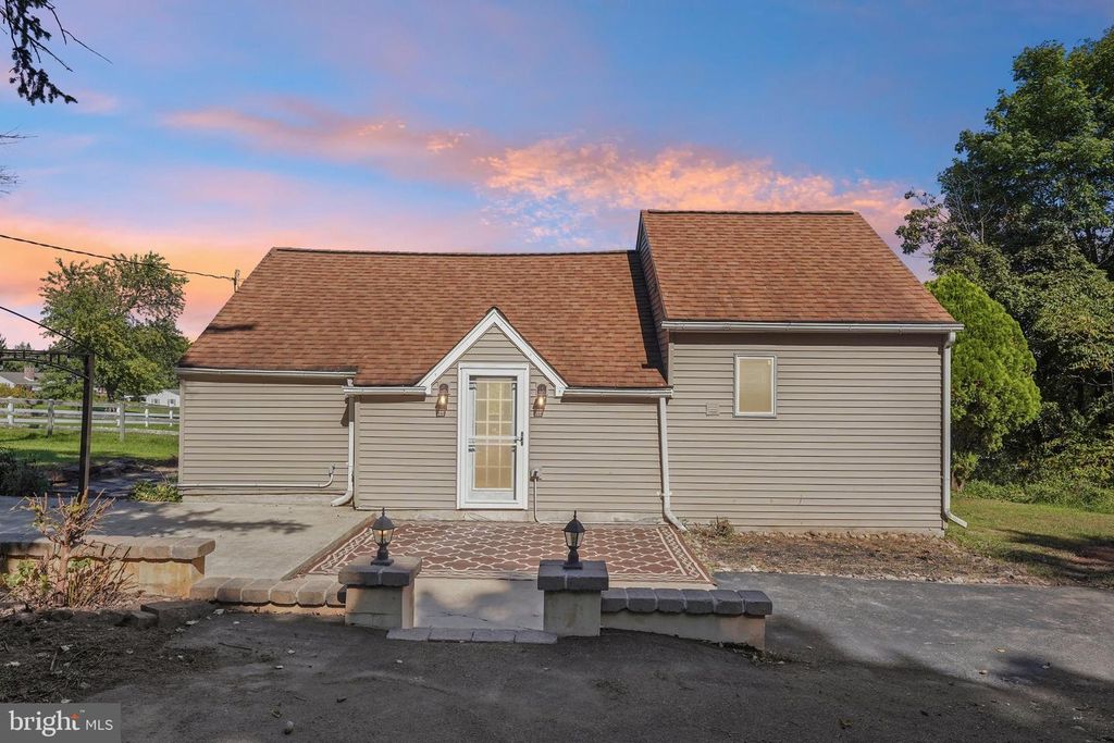 2362 BERGEY RD, HARLEYSVILLE, PA 19438 — exterior