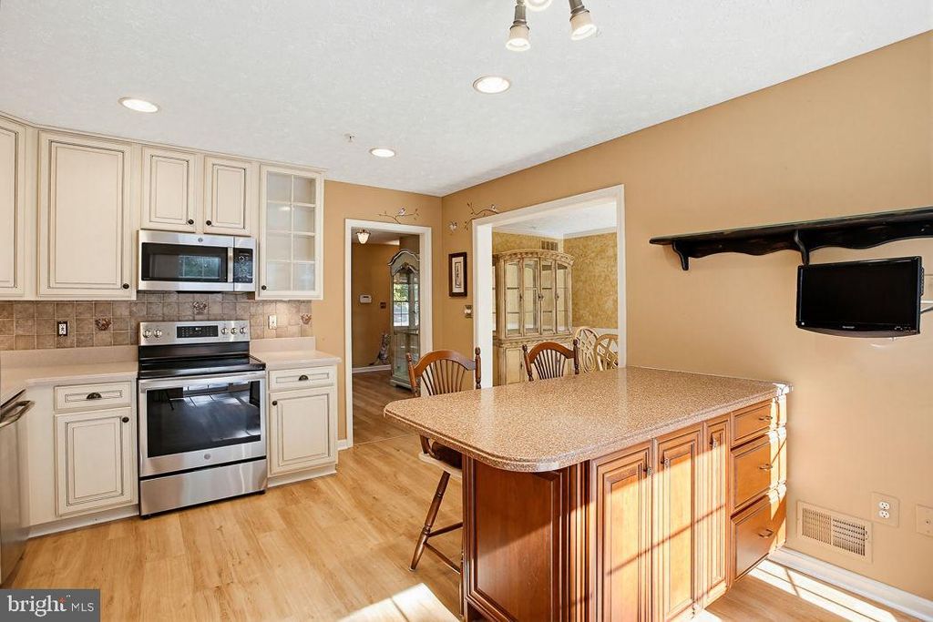 Image 7 of property listing at 229 RACHEL CIR, Forest Hill, MD 21050