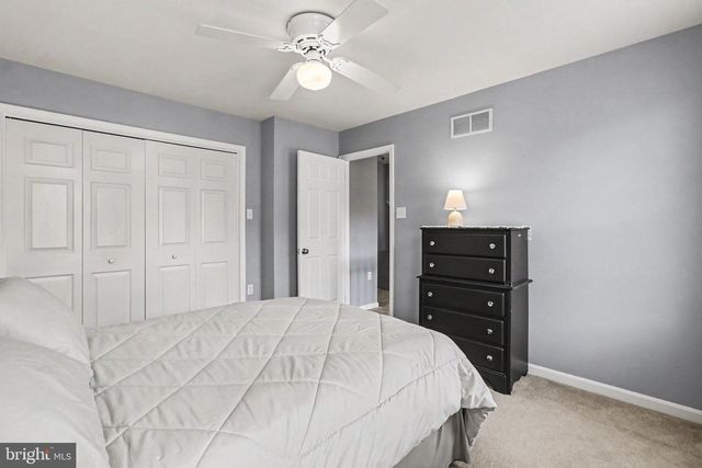 4 DEWBERRY COURT, Mechanicsburg, PA 17055