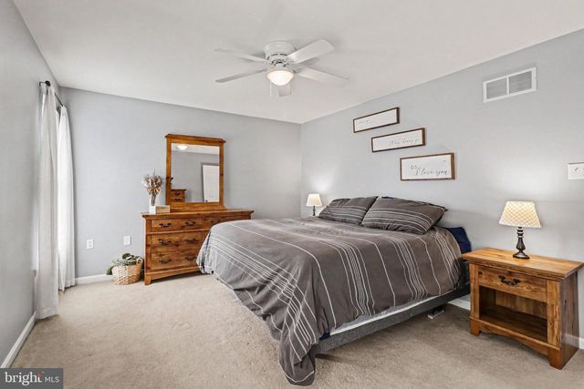 4 DEWBERRY COURT, Mechanicsburg, PA 17055