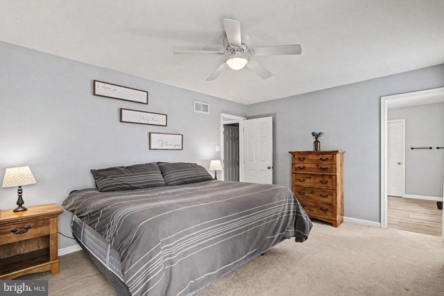 4 DEWBERRY COURT, Mechanicsburg, PA 17055