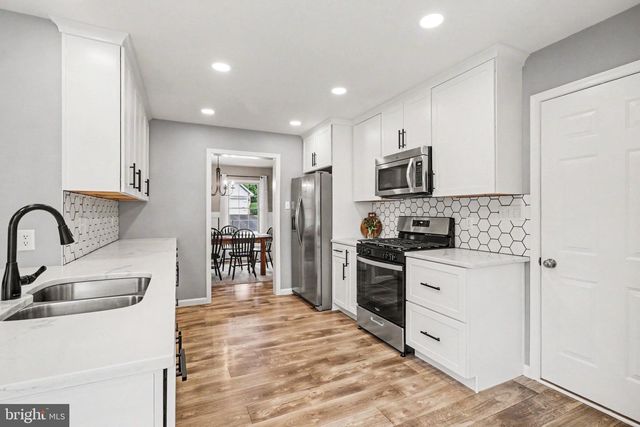 4 DEWBERRY COURT, Mechanicsburg, PA 17055