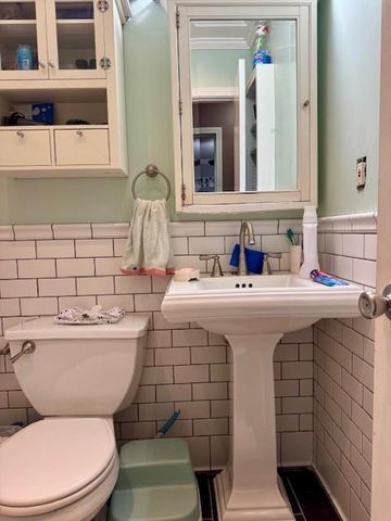 7310 NW 76th Terrace, Kansas City, MO 64152