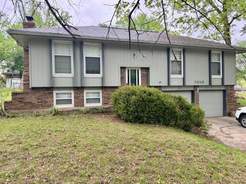 7310 NW 76th Terrace, Kansas City, MO 64152