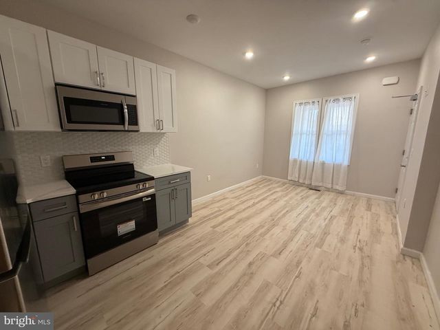 1856 W HUNTING PARK AVE, Philadelphia, PA 19140