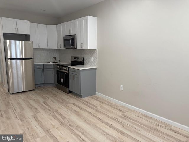 1856 W HUNTING PARK AVE, Philadelphia, PA 19140