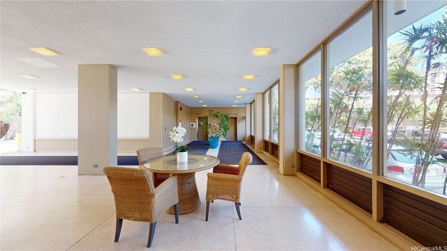 1720 Ala Moana Boulevard 902B, Honolulu, HI 96815