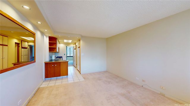 1720 Ala Moana Boulevard 902B, Honolulu, HI 96815