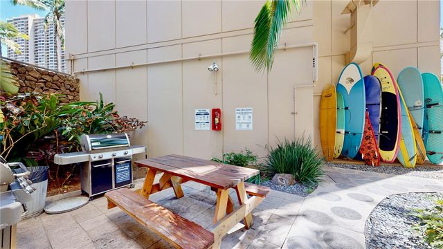 1720 Ala Moana Boulevard 902B, Honolulu, HI 96815