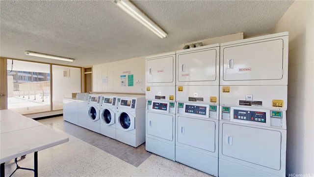 1720 Ala Moana Boulevard 902B, Honolulu, HI 96815