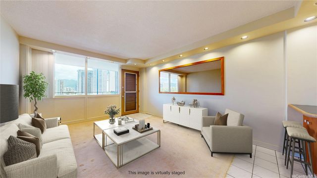 1720 Ala Moana Boulevard 902B, Honolulu, HI 96815