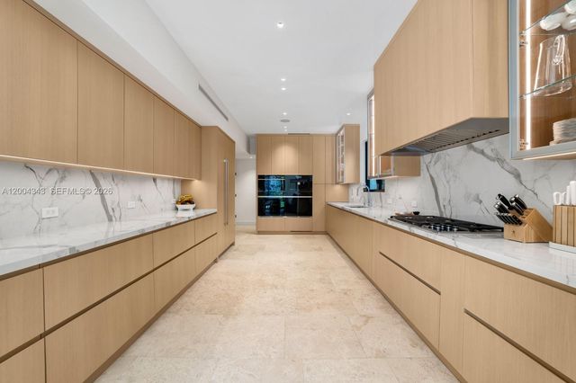 5763 Pine Tree Dr, Miami Beach, FL 33140