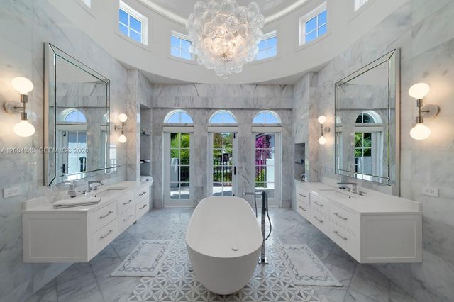 5763 Pine Tree Dr, Miami Beach, FL 33140