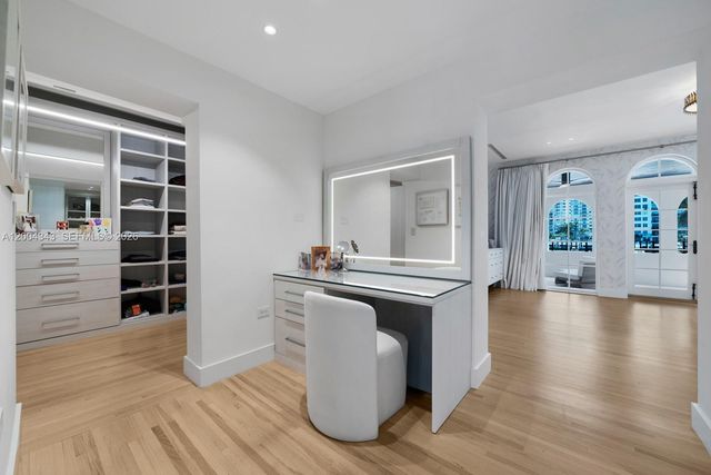 5763 Pine Tree Dr, Miami Beach, FL 33140