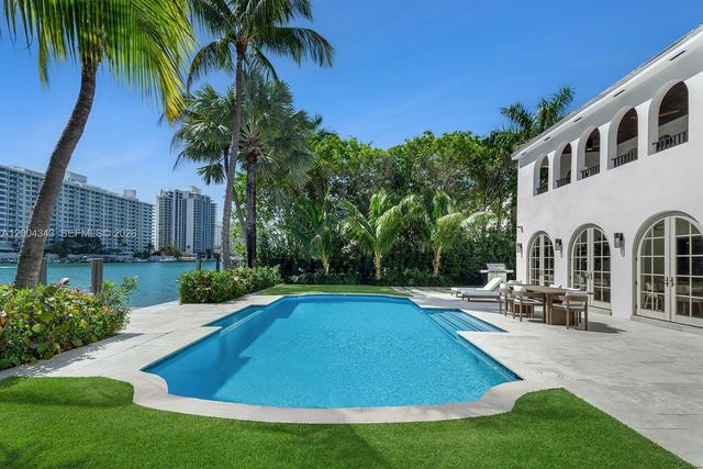 5763 Pine Tree Dr, Miami Beach, FL 33140