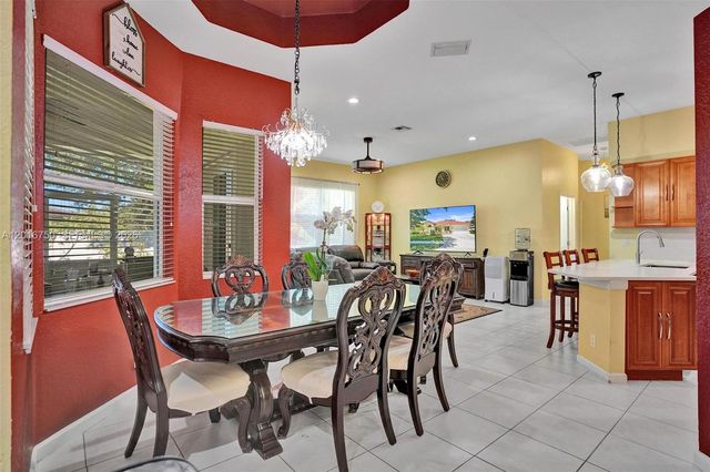 4401 SW 74th Ter, Davie, FL 33314