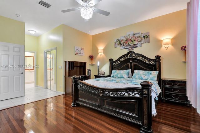 4401 SW 74th Ter, Davie, FL 33314