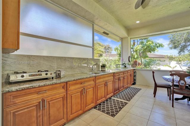 4401 SW 74th Ter, Davie, FL 33314