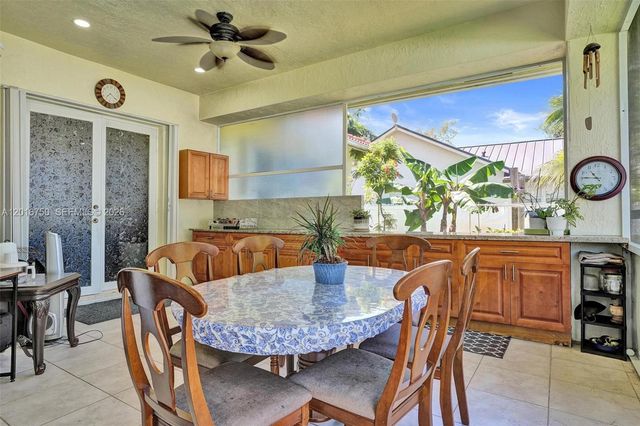 4401 SW 74th Ter, Davie, FL 33314