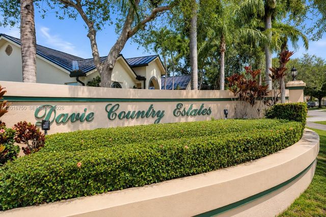 4401 SW 74th Ter, Davie, FL 33314