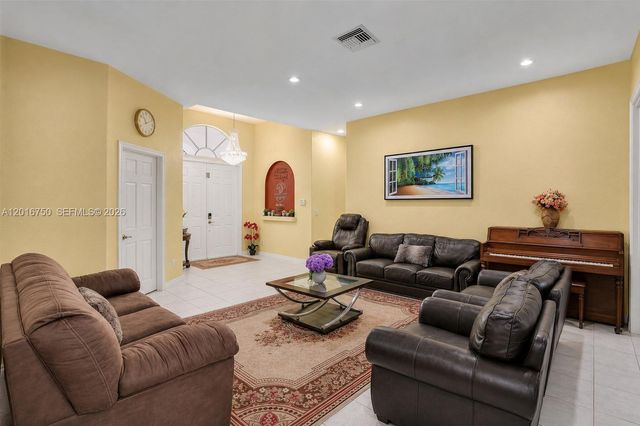 4401 SW 74th Ter, Davie, FL 33314