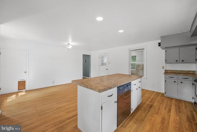 108 POPLAR RD, Fleetwood, PA 19522