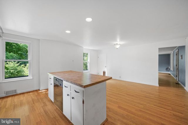 108 POPLAR RD, Fleetwood, PA 19522