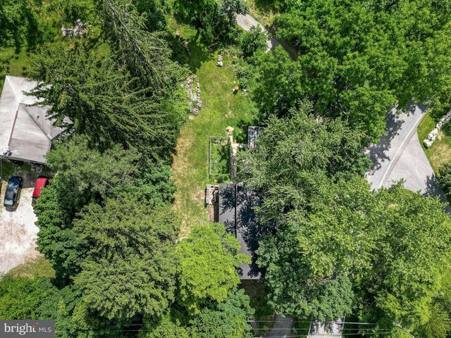 108 POPLAR RD, Fleetwood, PA 19522
