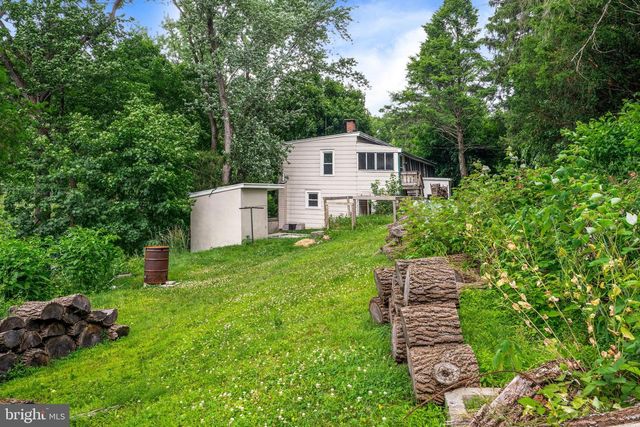 108 POPLAR RD, Fleetwood, PA 19522